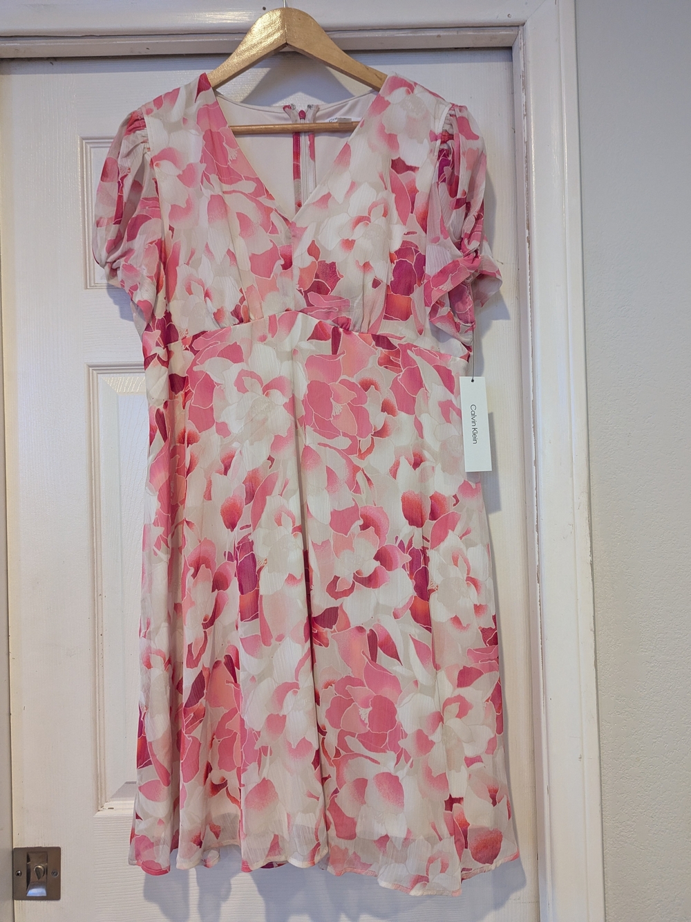 Calvin Klein Pink & Cream Floral V-Neck Womens Dress
